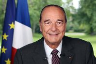 نقل جاك شيراك الى المستشفى