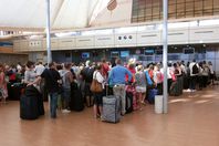 بـ15 جنيهًا استرليني تخترق أمن مطار شرم الشيخ