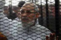 بدء محاكمة بديع و50 آخرين بقضية غرفة عمليات رابعة