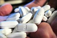 ضبط أقراص مخدرة داخل بط بحوزة راكب