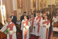 الأقباط يتوافدون إلى كاتدرائية الإسكندرية لحضور قداس العيد