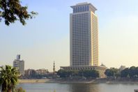 الخارجية المصرية تكشف مفاجأة عن تحذيرات السفارات