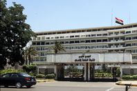 نقل جثمان زويل لمستشفي المعادي العسكري