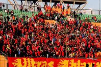 هل يؤثر اقتحام الالتراس للنادى الأهلي على قرار عودة الجماهير للملاعب؟