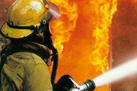 بالفيديو.. شهود عيان: الإطفاء تأخرت كثيرًا لإخماد حريق سيارة "الرمد"