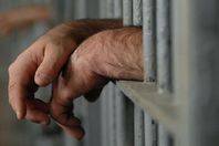 السجن 15 سنة لأمين شرطة بالإسكندرية