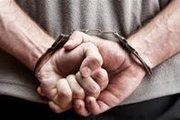 القبض على عامل يتاجر في الخمور بسوهاج