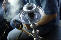 الشيشة بـ200 سيجارة.. وتعرضك للموت باليورانيوم