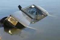 مصرع شخصين وإصابة 12 فى غرق سيارة ببني سويف