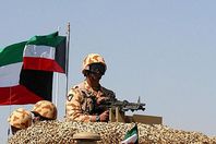 الجيش الكويتي ينفي تحرك قواته البرية لليمن