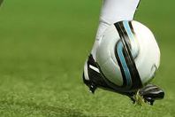 الكاف يرفع الحظر عن ملاعب ليبيريا بعد القضاء على "الإيبولا"