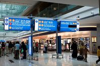 فضيحة داخل مطار دبي