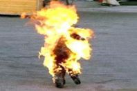 مُعاق يشعل النار فى نفسه بجامعة أسيوط 