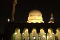 "الضلمة" تطارد المساجد المصرية