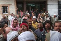 اضراب عمال النظافة بالمنيا بسبب تخفيض رواتبهم