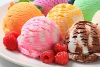 وفاة رجل بعد تناوله 60 جالون من الآيس كريم