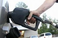 القبض على صاحب محطة بنزين استولى على 1.8 مليون لتر مواد بترولية