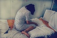 فشل في معاشرة زوجته فاستعان بصديقه