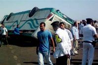 إصابة 30 طالب بحادث انقلاب اتوبيس بطريق "قنا ـ سفاجا"