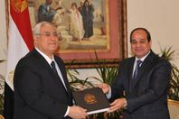 «السيسي» يستقبل عدلي منصور