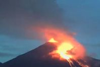 لقطات مذهلة لثوران بركان كوليما المكسيكي