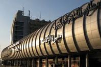 جمارك مطار القاهرة تحبط تهريب 250 علبة أدوية