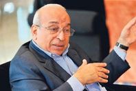 منع فهمي هويدي من السفر بأوامر سيادية وإعادته من المطار