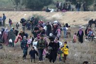 نزوح الآلاف جراء المعارك الدائرة شمالي سوريا