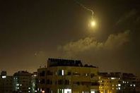 مقاتلات الاحتلال الإسرائيلي تشن غارتين على قطاع غزة