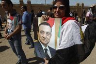 شاهد كيف أحيا أنصار مبارك ذكرى عيد القوات الجوية