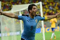 سواريز يتمنى فوز الأرجنتين بلقب كوبا أمريكا