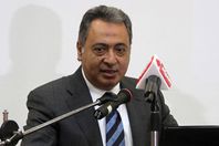 أحمد عماد الدين وزير «أزمات الصحة»