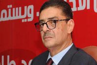 محمود طاهر يؤازر لاعبي الأهلي من «التتش»