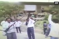 فيديو.. رصاصة طائشة تُحوِّل حفل زفاف إلى مأساة