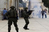 الاحتلال الاسرائيلى يجدد اقتحامه للمسجد الاقصى 