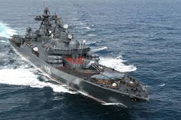 سفينة حربية أمريكية تقل 550 من قوات المارينزتصل مياه الخليج