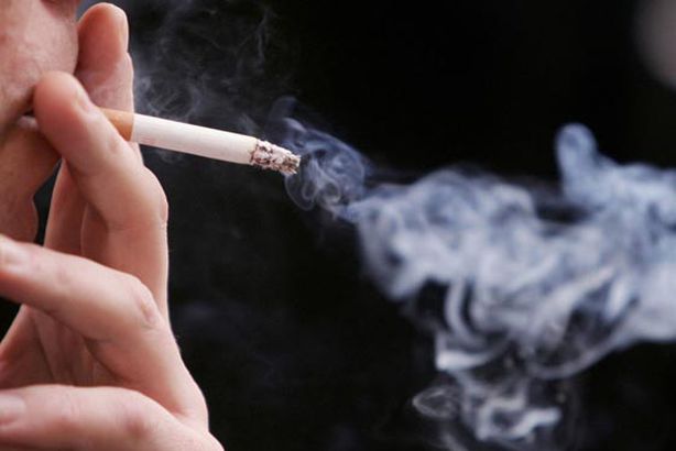 إحالة مدرس للتحقيق بسبب التدخين داخل الفصول