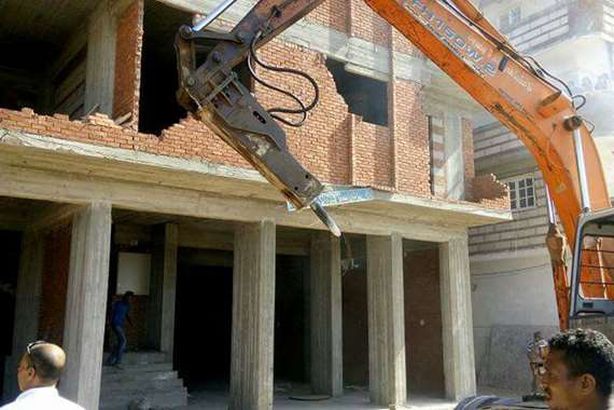 وقف البناء المخالف ب6 عقارات بالإسكندريه