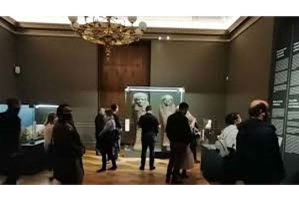 معرض "ملوك الشمس" في  براج
