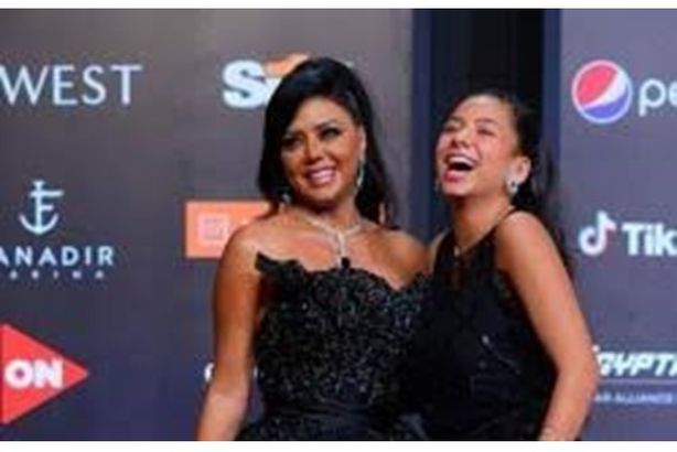 رانيا يوسف و نانسي ابنتها