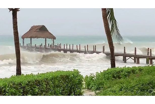 إعصار دلتا  يهدد المكسيك