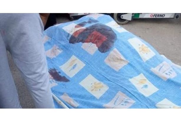 موظف يقتل أمه