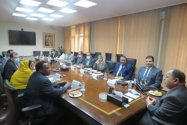 وزير المالية و أمين عام ديوان الضرائب السودانية