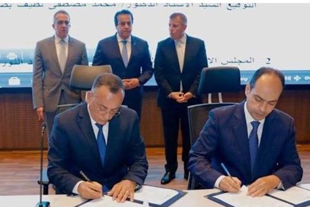 وزيرا السياحة والآثار والتعليم العالي