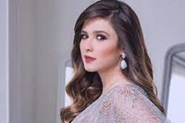 ياسمين عبد العزيز