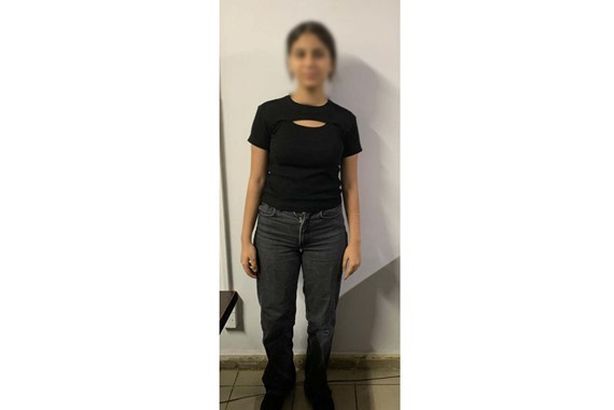 القبض على طالبة لوّحت بإشارات مخلة لفرد أمن داخل المترو IMG_0498_728_061243