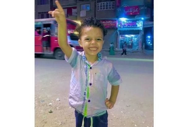 انتشال جثـ.مان طفل شبرا الخيمة من مواسير الصرف الصحي Capture