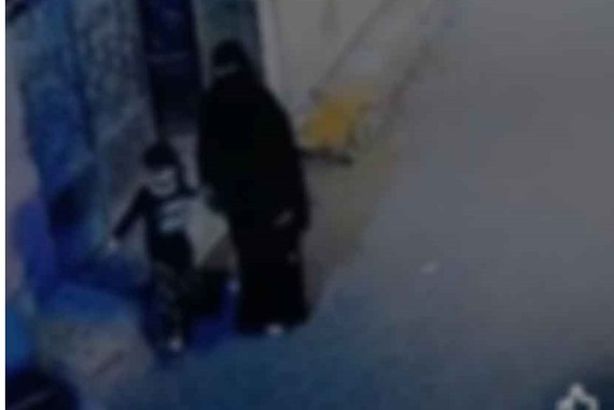 أول صورة بعد القبض عليه.. ضبط شخص تعدى على طليقته في الشارع بالسيدة زينب IMG_0604_728_070242