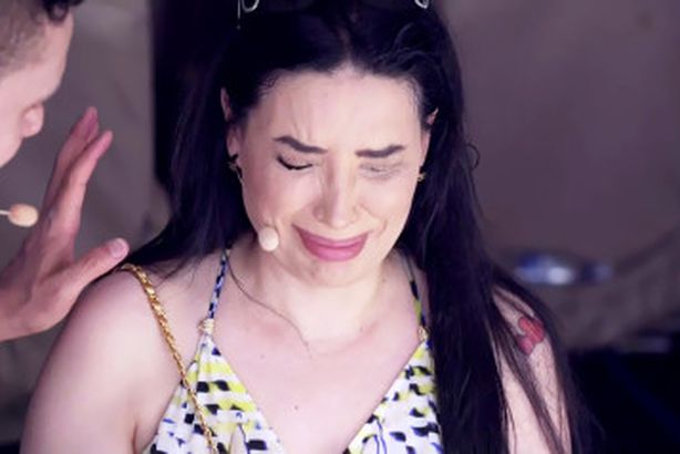 بالفيديو.. عبير صبري لـ"رامز": "يخرب بيتك"