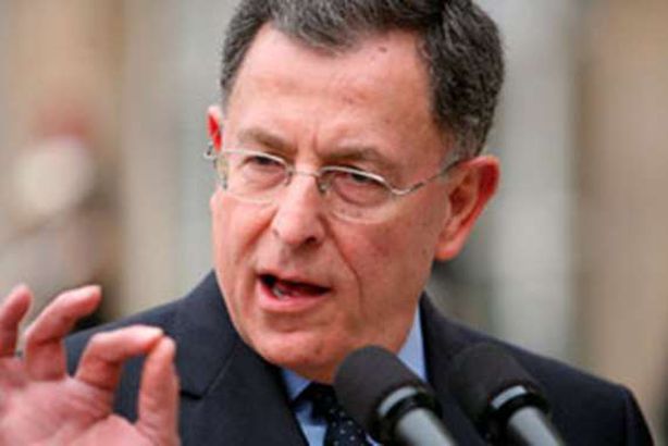 فؤاد السنيورة 
